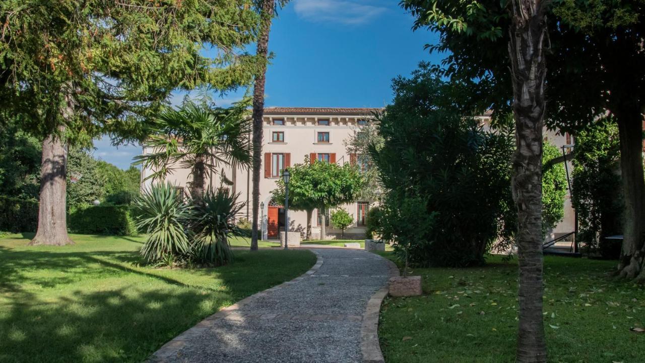 Castello Belvedere Apartments Desenzano del Garda Exterior foto